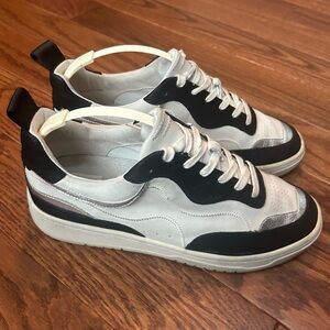 Dolce Vita Adella white, black, and silver leather size 8